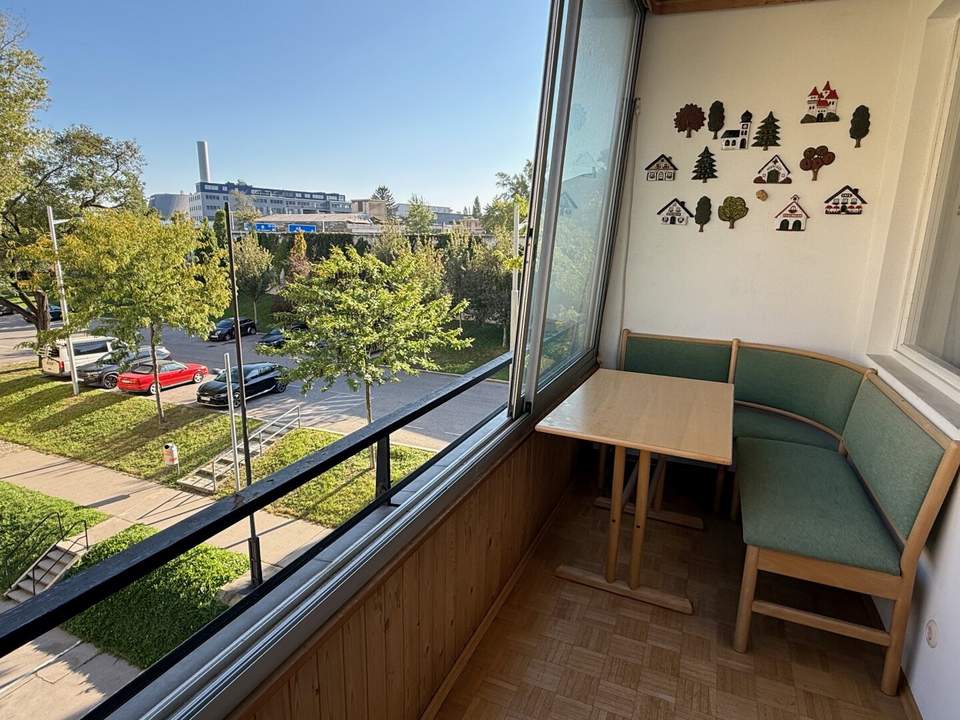 Hofmannsthalgasse (gegnüber Village im Dritten): 2-Zimmer-Neubau mit verglaster Loggia (ca. 60 m2), mit Klima & sep. Küche!