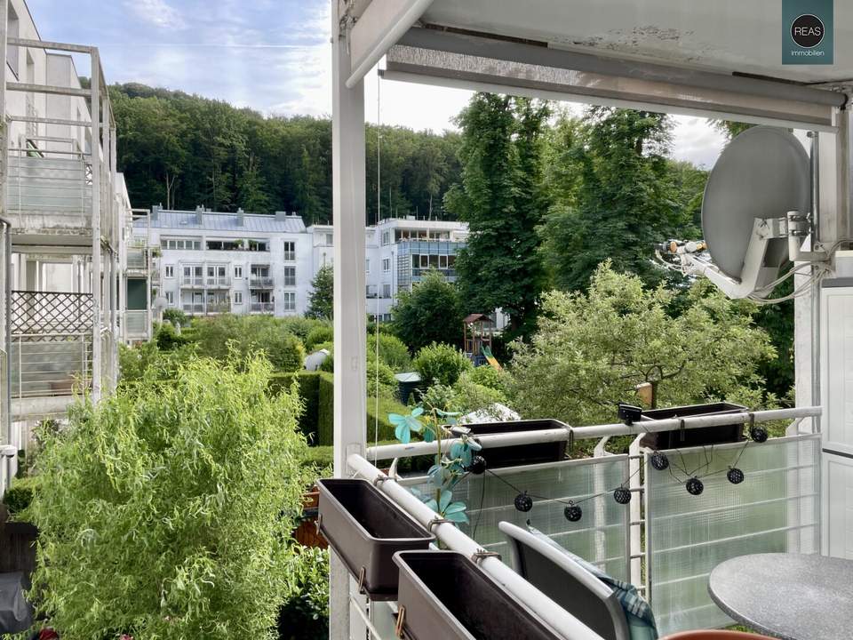 Wunderschön renovierte Wohnung mit Balkon und Garagenstellplatz beim Sanatorium Purkersdorf! Nur 250m zur Stadtgrenze Wien!