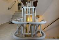 Viel barrierefreier Wohnraum, Platz für gemeinsame Werte und Indoor-Pool // Much barrier-free living-space, room for shared values, and indoor pool //