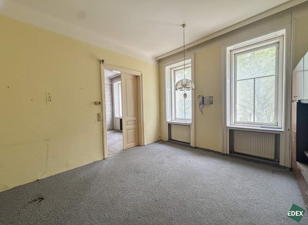 Wohnung mit Potential: Sanierungsbedürftige 2-Zimmer Wohnung nahe Augarten