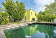 Naturidyll trifft Design - außergewöhnliche Villa mit Raum, Licht und Naturpool