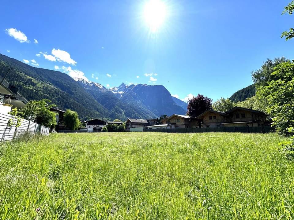 Traumhaftes Grundstück: ca. 680 m² in sonniger Grünlage mit herrlichem Ausblick!