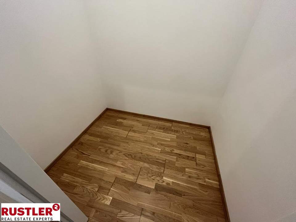 2 Zimmer Wohnung mit Grünfläche