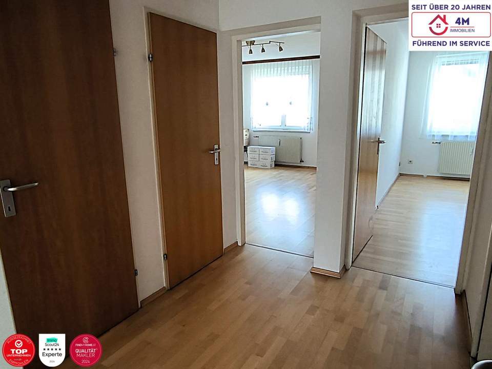 "Licht-Raum-Ruhe" 4 Zimmer Wohnung mit Balkon, Loggia & Garagenplatz
