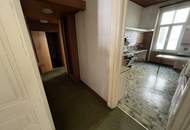 UNBEFRISTET - <> Repräsentative 7-Zimmer Altbauwohnung mit Blick auf das Rathaus – ca. 300 m² in bester Innenstadtlage - auch ideal als Büronutzung