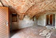 Wunderschön ausgebautes ehemaliges Kellerstöckl mit über 3.200 m² Grund und tollem Gewölbekeller!