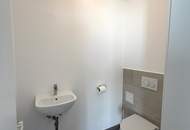 Das ist einzigartig! - Top 2,5 Zimmer Altbauwohnung mit Balkon und 32 m² Dachterrasse!