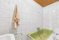 Haus mit 2 Wohneinheiten und ausgebautem Dachgeschoss in Blumau-Neurisshof, Bezirk Baden