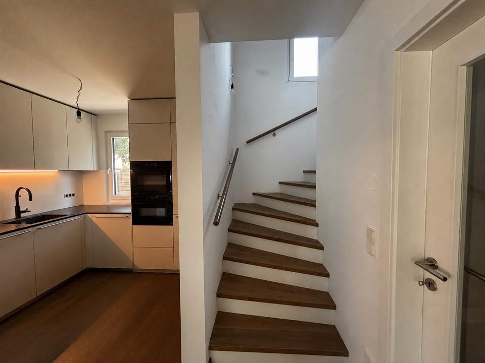 Moderne Doppelhaushälfte mit Terrasse + Eigengarten + Stellplatz