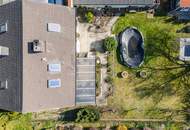 Einfamilienhaus mit großem Garten, sehr guter öffentlicher Anbindung und ausgezeichneter Infrastruktur in der Nähe des Badesees.