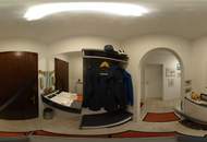 *** Hochwertig möbliert & top saniert: Stilvolle 74m²-Wohnung mit Loggia in ruhiger Lage + Carport ***