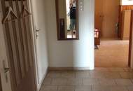 Zweifamilienhaus mit Nebengebäuden und großem Grundstück – vielseitiges nutzbares Anwesen in sonniger Ruhelage