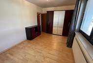 Großzügige Eigentumswohnung mit Loggia, großteils möbliert zu verkaufen