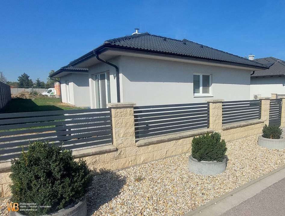 Neuwertiges Energiesparhaus mit Fußbodenheizung, Wärmerückgewinnung, Garage u.v.m.