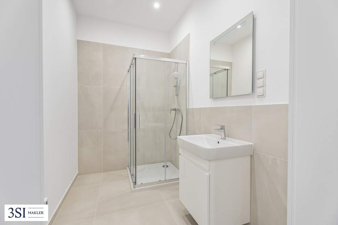 Altbau-Charme trifft modernen Wohnkomfort mit Balkon