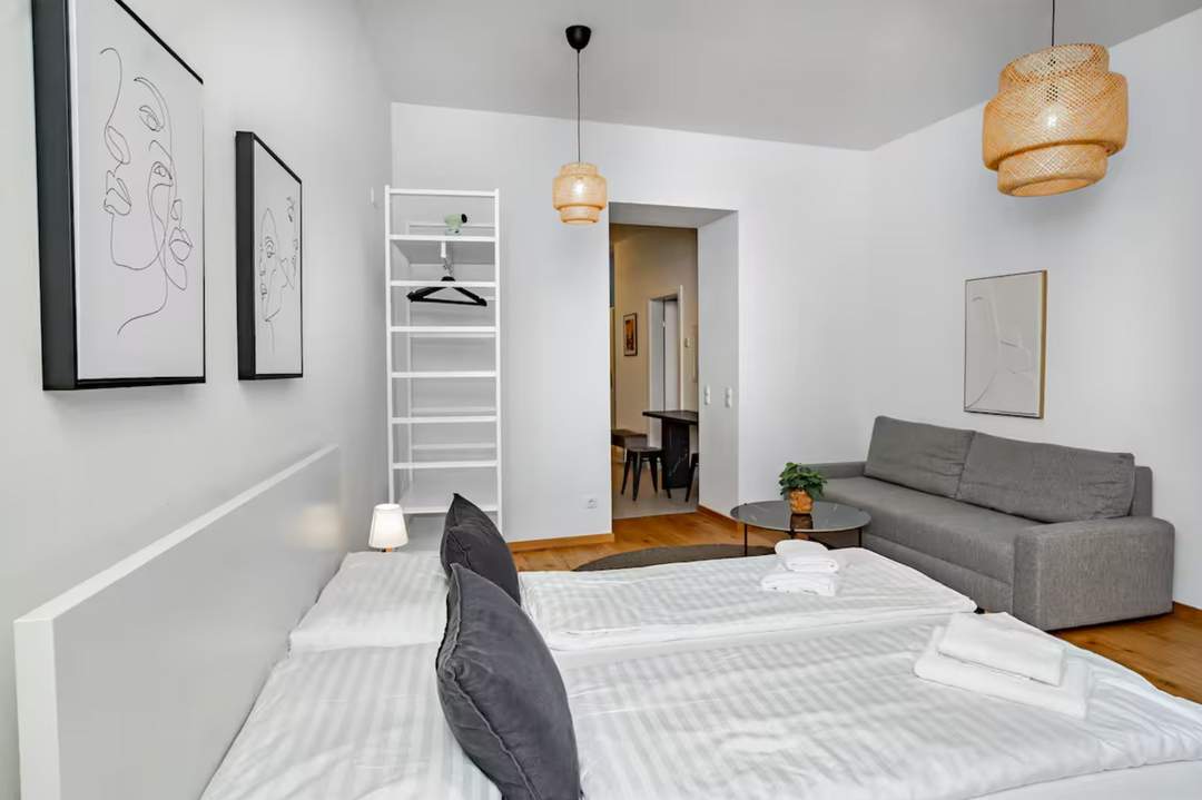 Helle 1 Zimmer-Wohnung mit Garage