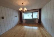 Mehrfamilienhaus mit Geschäftslokal