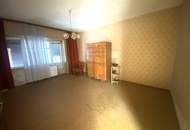 BRING MICH ZUM STRAHLEN! Sanierungsbedürftiges Wohnhaus mit zwei Wohneinheiten und besonderem Flair!