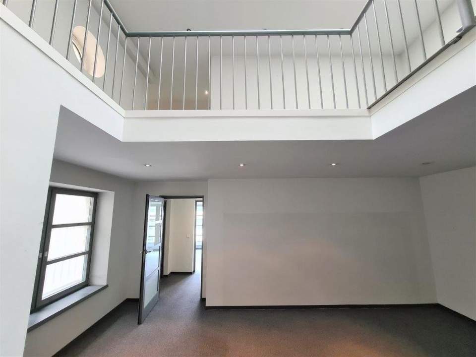 Klimatisiertes DG-Büro in Traumlage zw. Staatsoper und Stadtpark