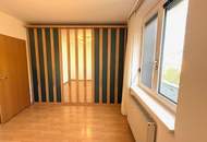 TRAUMHAFT SONNIGE 2-ZIMMER-DACHGESCHOSS-WOHNUNG IM GRÜNEN