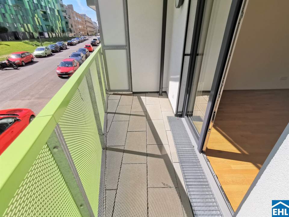 Schöne 2 Zimmer Wohnung mit Loggia in zentraler Lage