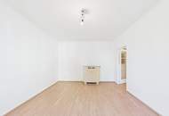 2-Zimmer-Wohnung mit großen Sanierungspotenzial an der Quellenstraße | DAVE