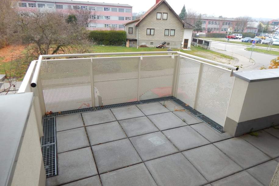 "PROVISIONSFREI" Helle und ruhige 3 Zimmer Terrassenwohnung mit Tiefgaragenplatz, Wohnung-kauf, 253.000,€, 2020 Hollabrunn