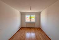 Helle Dachgeschosswohnung mit 3 Schlafzimmern, Kamin &amp; Dachterrasse