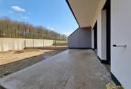 RESERVIERT! 208 m² NFL! 5-ZIMMER, KELLER, BALKON, TERRASSE, CARPORT UND GROSSER GARTEN. ZIEGELQUALITÄT MIT UNVERBAUBAREM GRÜNBLICK.