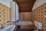 Entzückendes Haus, ebener Garten und viel Potential!