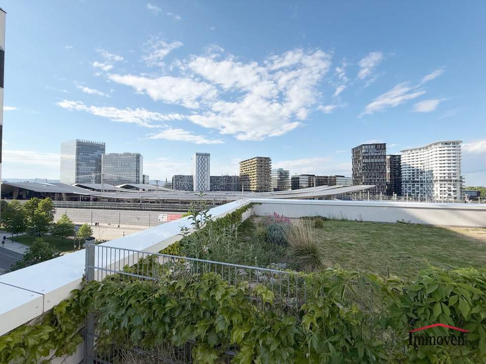 Sehr gute Lage - Traumhafte 3-Zimmerwohnung mit großer Terrasse, Garten und Tiefgaragenplatz!