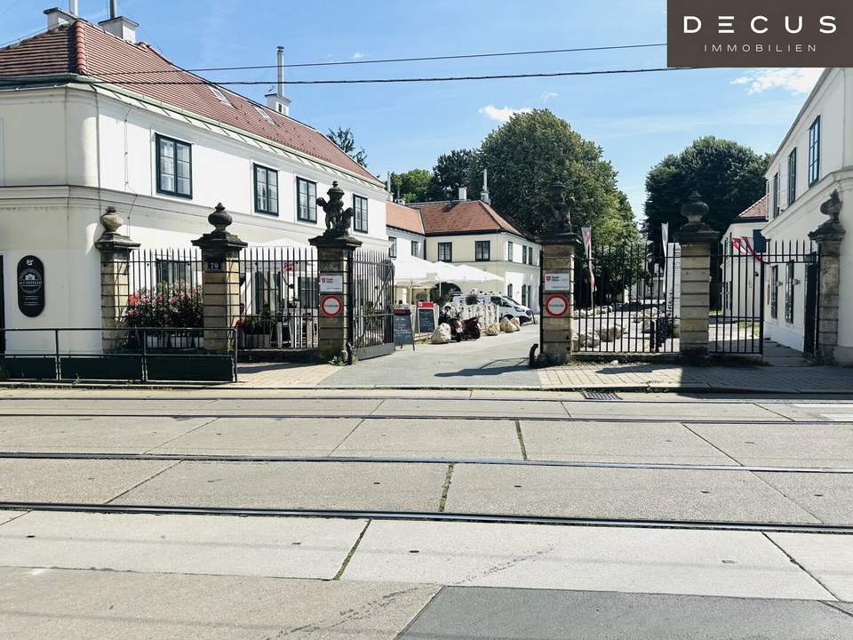 + + + verbindbare Erdgeschossflächen ca. 210 m² + + + SCHLOSS HETZENDORF + + +