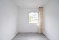 Innen sanierter, unterkellerter Bungalow mit 5 Zimmern und 1531 m² Grundstück in zentraler Lage!