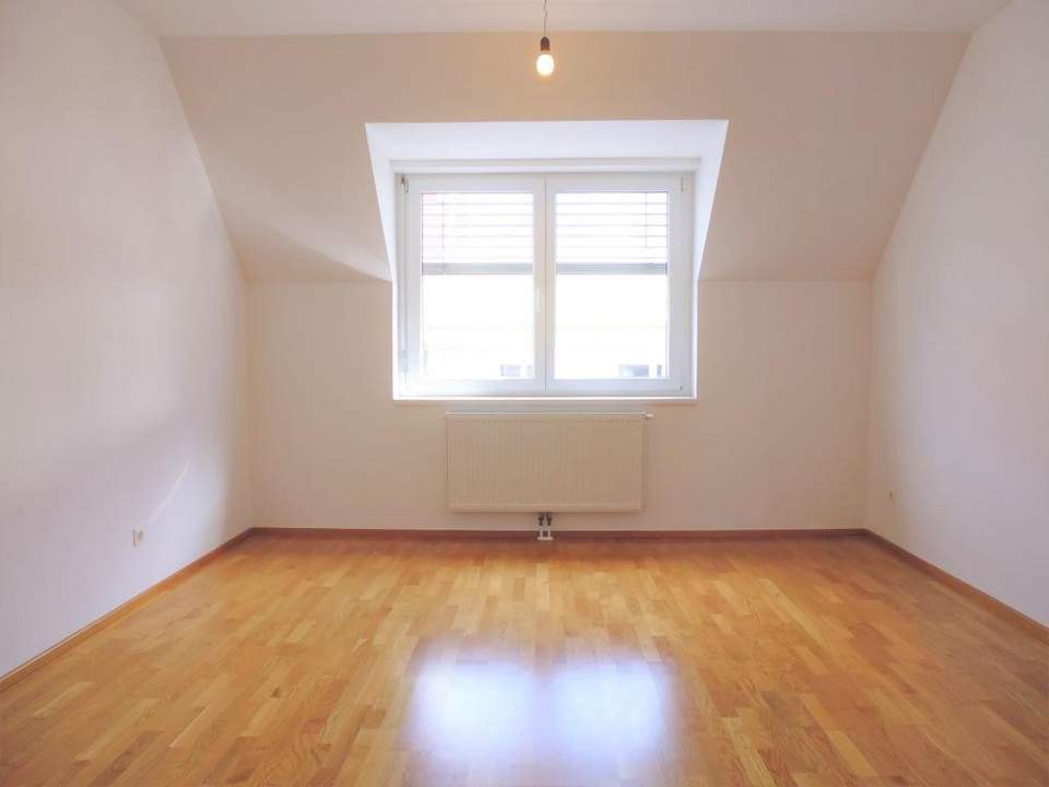 Ruhig und modern: Neubau-Wohnung mit Balkon