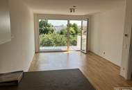 ANLEGER - 3,1% Rendite -Neuwertiges 2-Zimmerapartment mit Ruhebalkon und Fernblick | ZELLMANN IMMOBILIEN