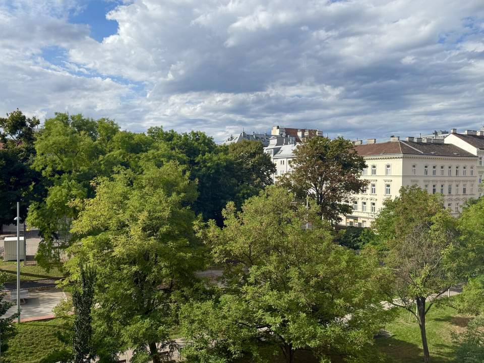 Loggia mit Blick ins Grüne I Klimaanlage &amp; Fernwärme I 1er Bim &amp; Einkaufsmöglichkeiten in direkter Umgebung