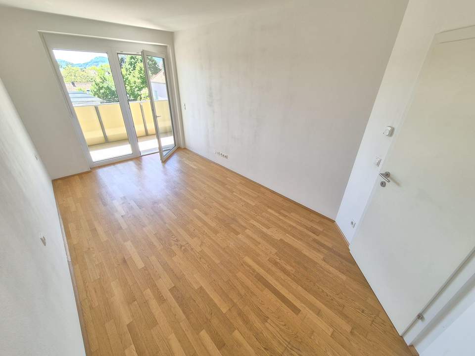 Moderne Neubauwohnung in mondäner Wohngegend mit Balkon