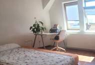 "Diese 5 Zimmer-Altbauwohnung mit sonniger Terrasse wartet genau auf SIE"