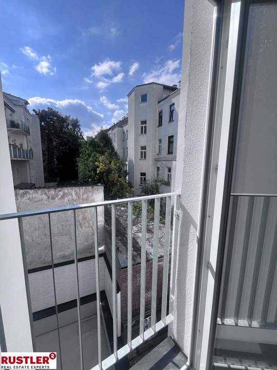 Altbauperle an der U1 | ERSTBEZUG nach Generalsanierung | Südseitig