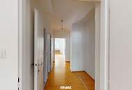 Zentral begehbare Wohnung mit hofseitiger Loggia in ruhiger Gersthofer Lage!
