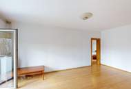 Sonnige Etagenwohnung mit Balkon und Parkplatz !