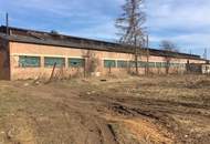 MIETE in Dobermannsdorf: Betriebsgelände mit drei vielseitig nutzbaren Hallen
