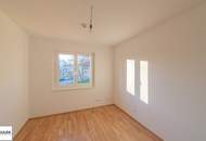 Wohnen in Hirschstetten: großzügige Familien Wohnung (4 Zimmer) mit Balkon und Grünblick - ab 1.7.(!)