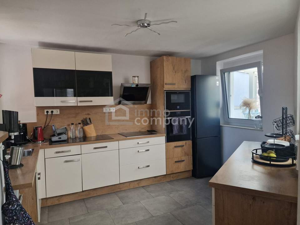 Vollrenoviertes Einfamilienhaus mit Fernblick + Garten + Loggia