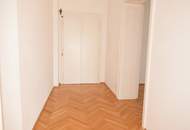 Wunderbare 3,5 Zimmer Balkon-Wohnung mit einzigartigem Altbauflair !!