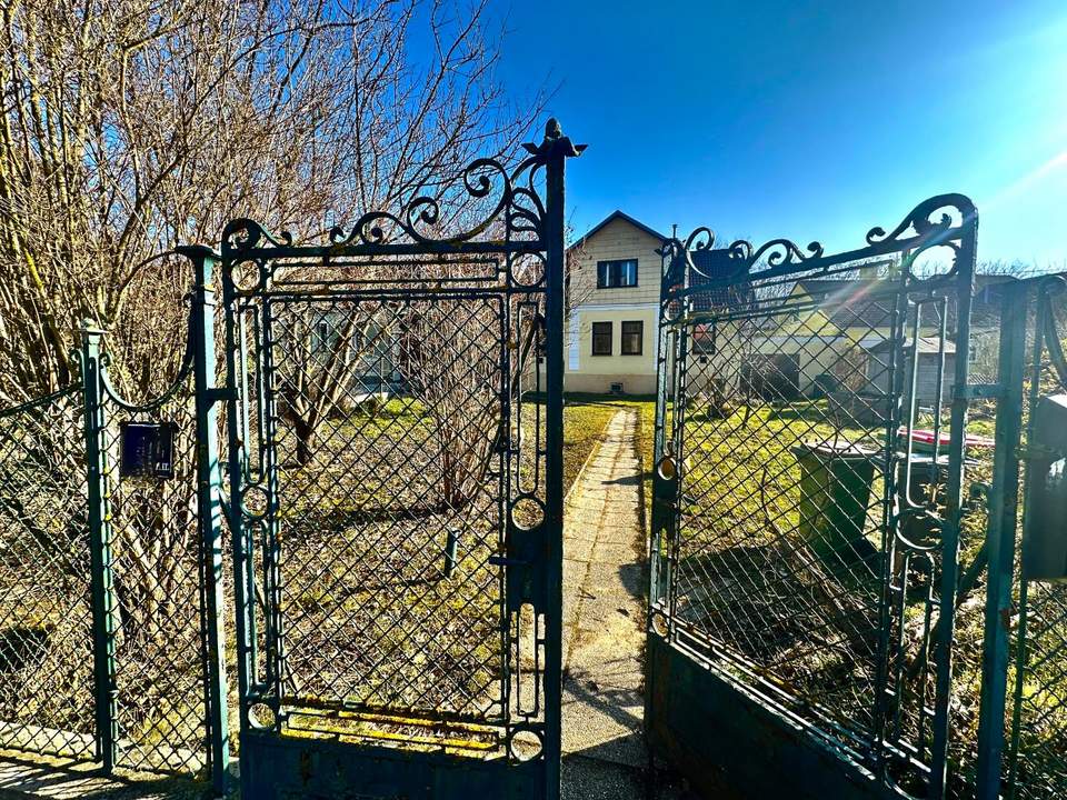 Charmantes Wohnhaus mit Potenzial: Ihre Sanierungschance in ruhiger Lage!