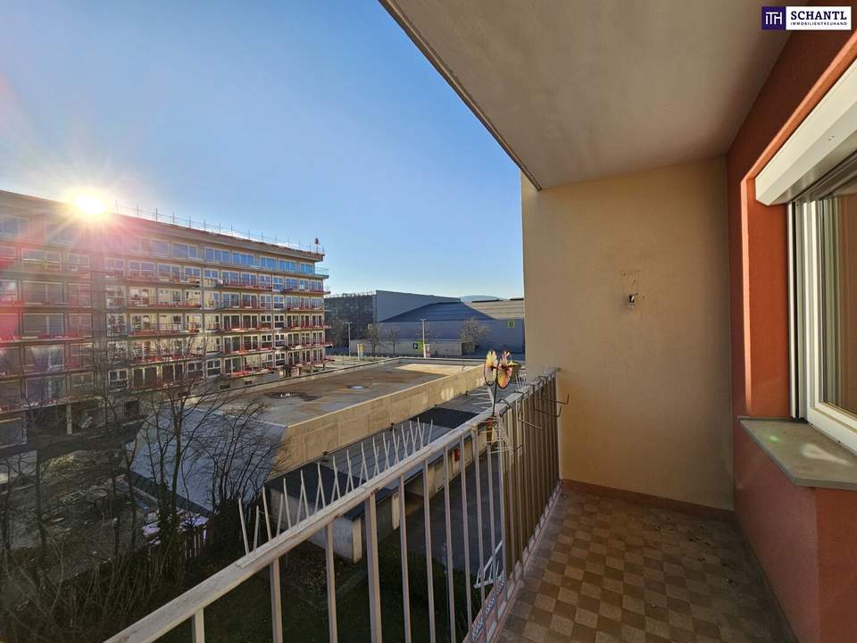 VERMIETETE WOHNUNG FÜR KLUGE ANLEGER! Ein Investment, das begeistert – Saniertes Juwel mit Balkon & Loggia!