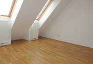 moderene DG-Wohnung mit uneinsichtiger Terrasse in ruhiger Lage!