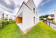 3-Zimmer-Wohnung mit Loggia, umrandet von rund 100 m² Eigengarten