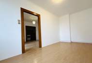 Teilsanierungsbedürftige 3-Zimmer-Wohnung nahe Wilhelmsdorfer Park